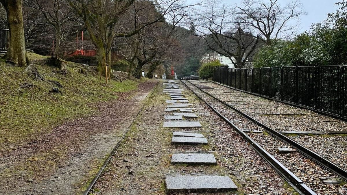 Mt.Daimonji: Hiking from Keage to Mt. Daimonji and Down to Yamashina